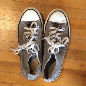 GUC converse chucks in olive